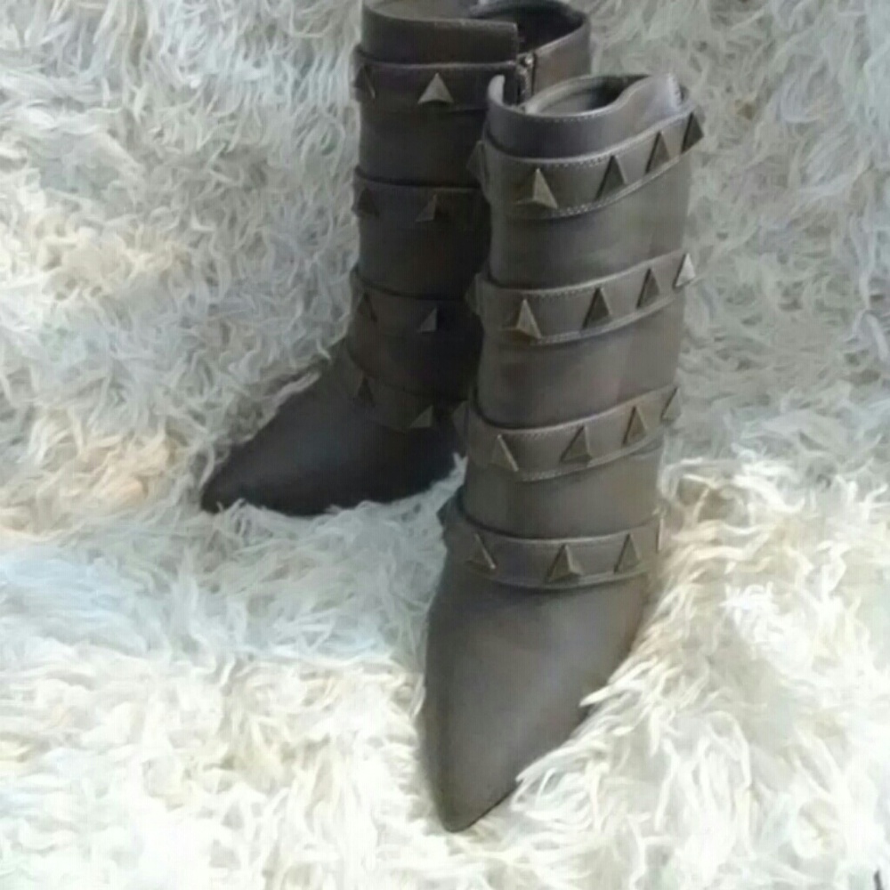 Stunning studs